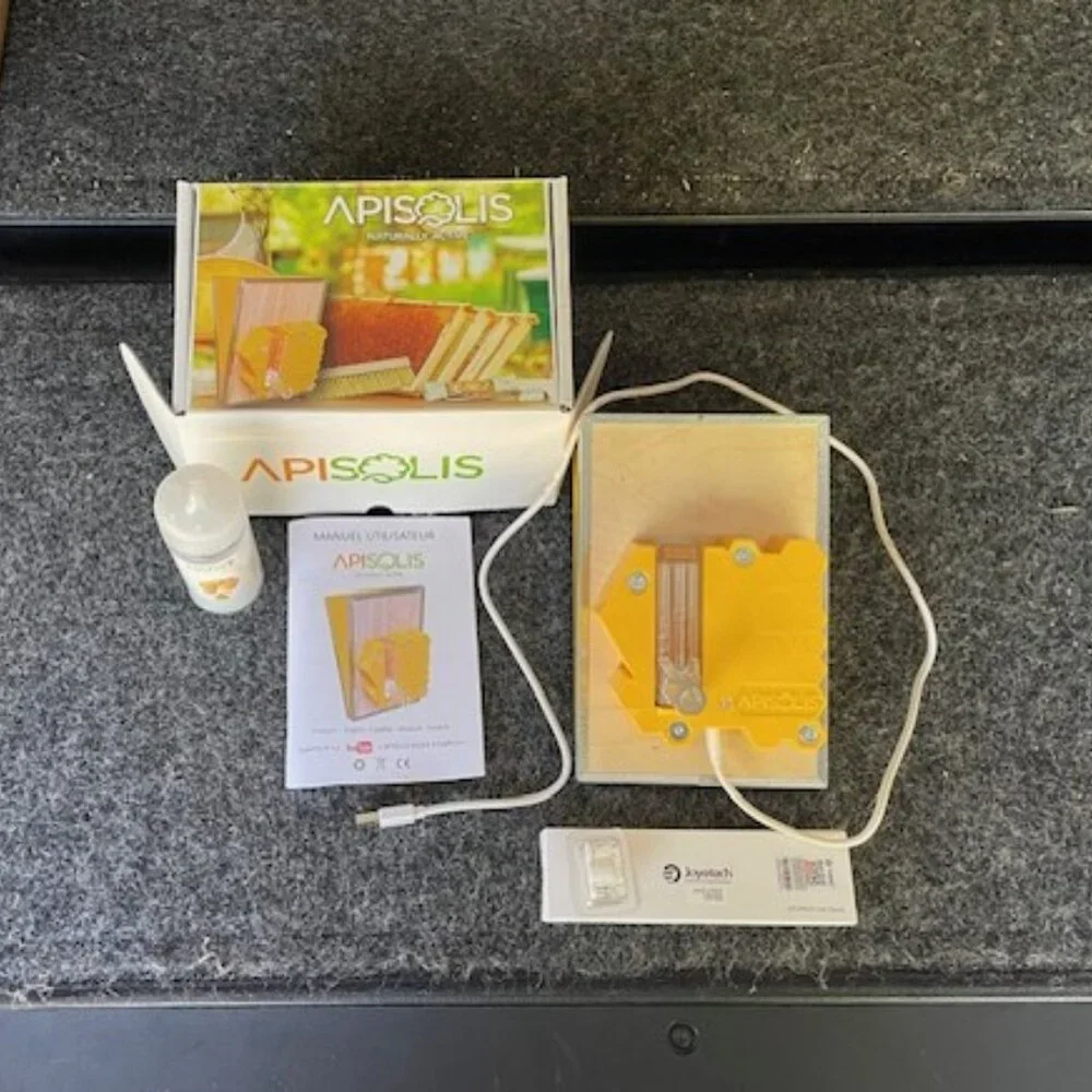 Apisolis Fireless Smoker Kit for Beekeepers - Picture 2 of 4